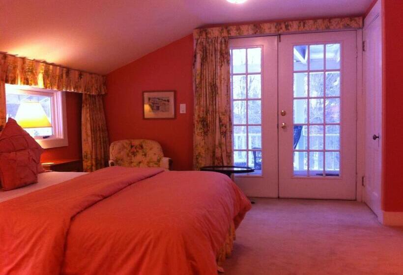 اتاق استاندارد با بالکن, Deerhill Inn