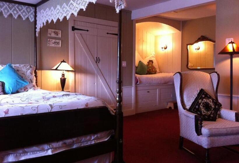 سوئیت جونیور با چشم‌انداز کوهستان, Deerhill Inn