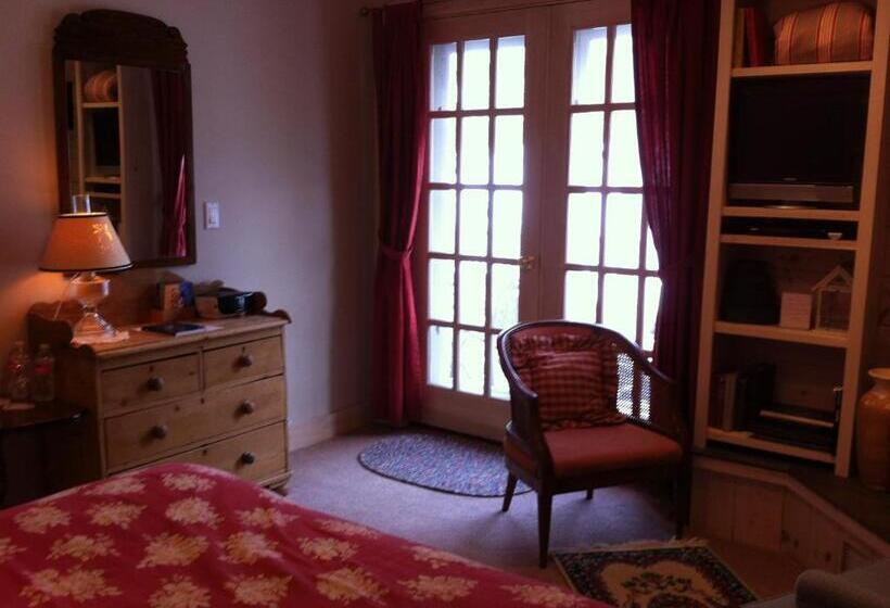 اتاق استاندارد با وان آب گرم, Deerhill Inn