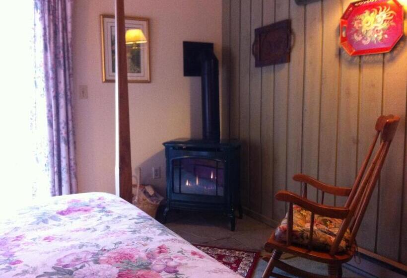اتاق استاندارد با تخت بزرگ, Deerhill Inn