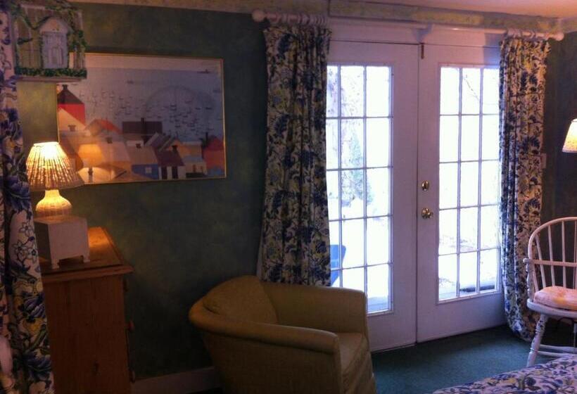 اتاق استاندارد با چشم‌انداز باغ, Deerhill Inn