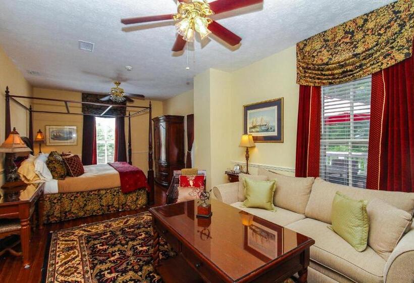 Полулюкс с Балконом, The Kenwood Inn Oldest Bed And Breakfast, St Augustine Historic District