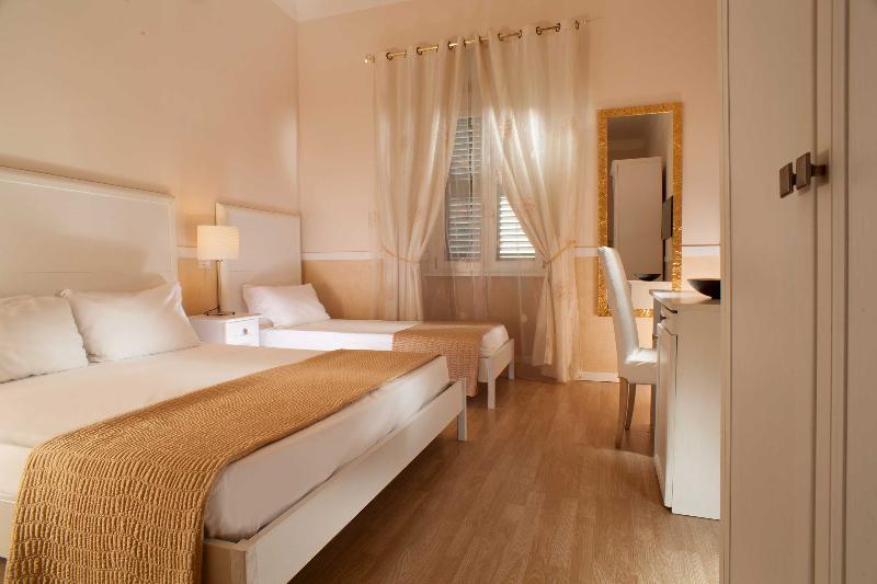 Superior Triple Room, Domus Liberius   Rome