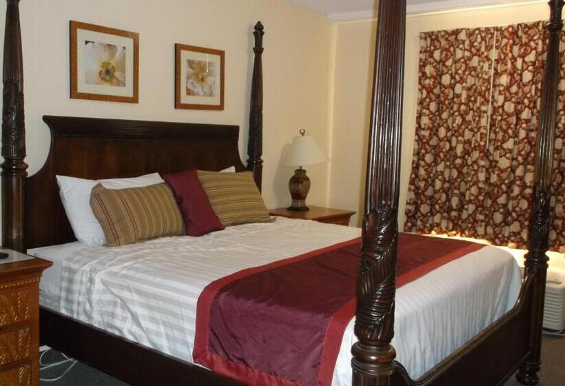 스탠다드 룸 킹사이즈 침대, Days Inn & Suites By Wyndham Lake Okeechobee