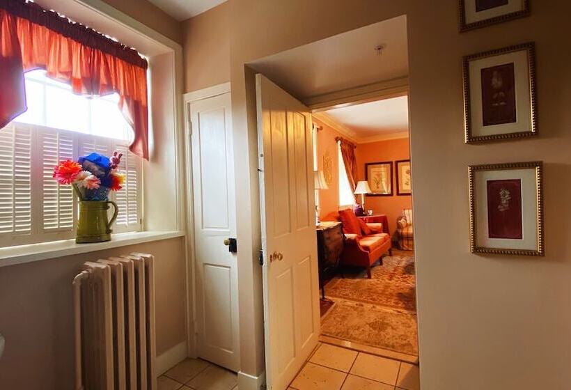 جناح ديلوكس, Wayside Inn Bed And Breakfast