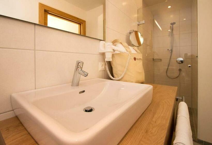 Апартаменты Comfort 2 Спальни, Gurglhof Apartmenthaus