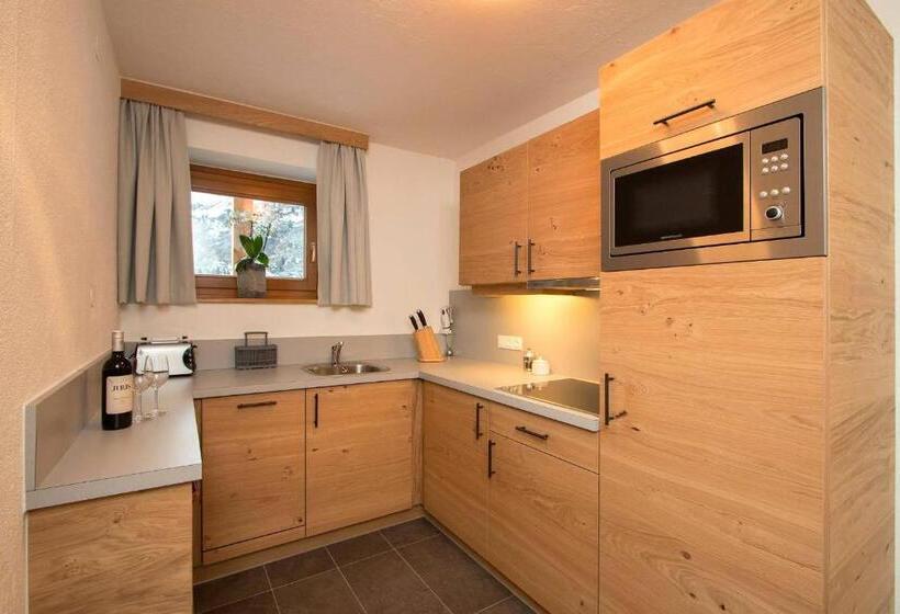 Апартаменты Comfort 2 Спальни, Gurglhof Apartmenthaus