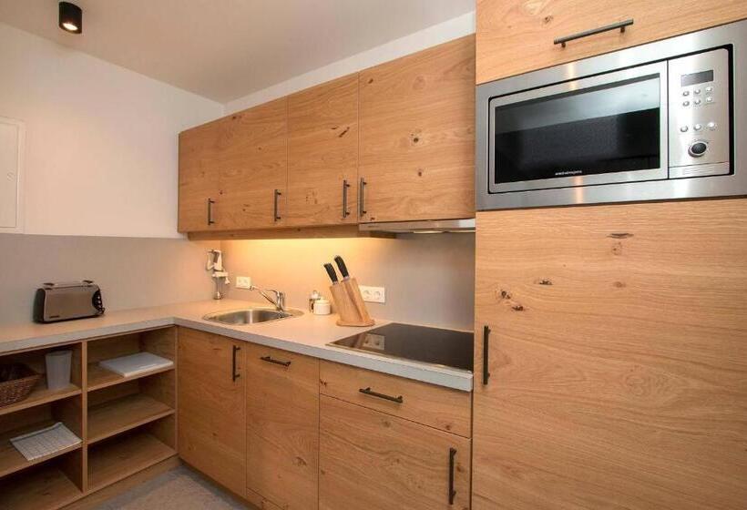 Апартаменты Comfort 2 Спальни, Gurglhof Apartmenthaus