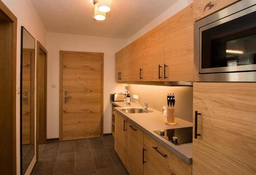 Апартаменты Comfort 2 Спальни, Gurglhof Apartmenthaus