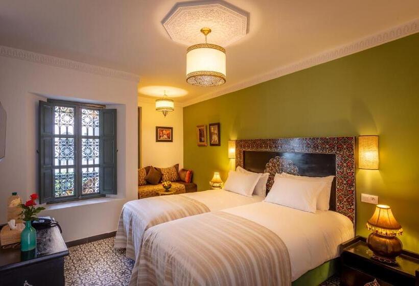 اتاق لوکس با چشم‌انداز استخر, Riad Les Remparts De La Kasbah