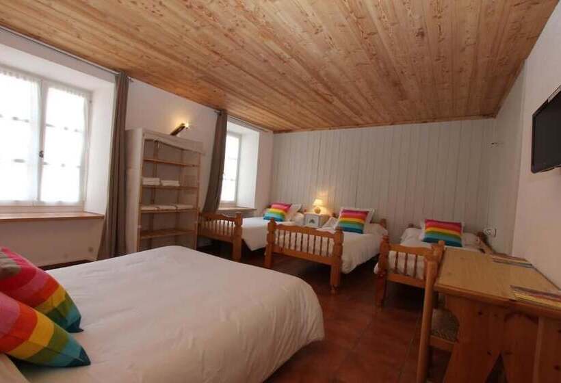 Семейный Номер, Auberge De L Echauguette