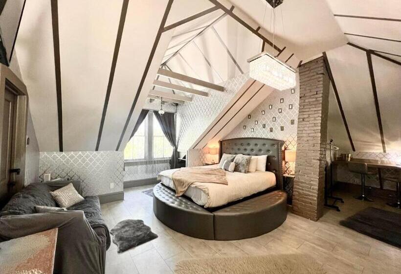 Deluxe Suite King Bed, 1001 Nights Historic Bed And Breakfast Adults Only