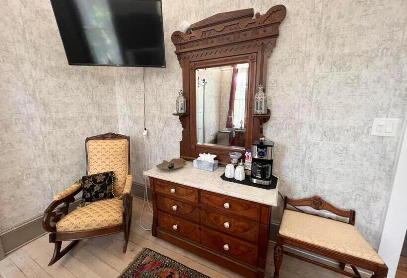 اتاق لوکس با بالکن, 1001 Nights Historic Bed And Breakfast Adults Only