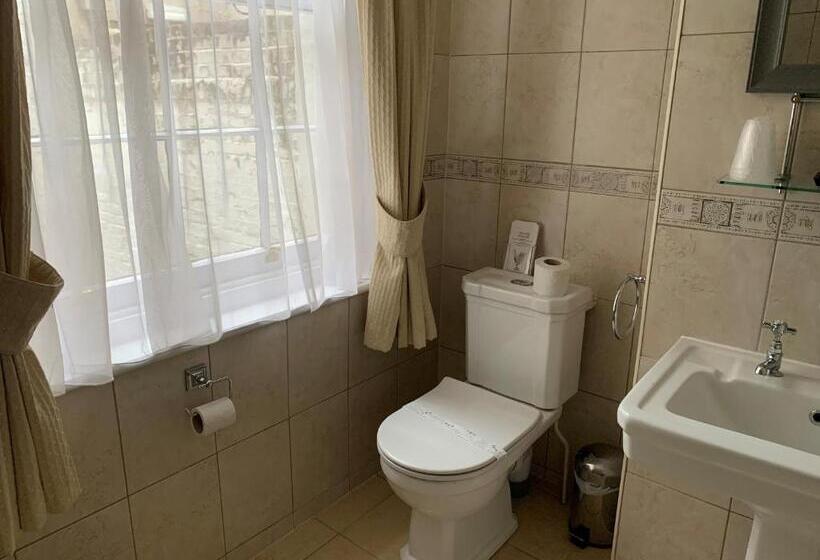 Семейный Номер, Peregrine House