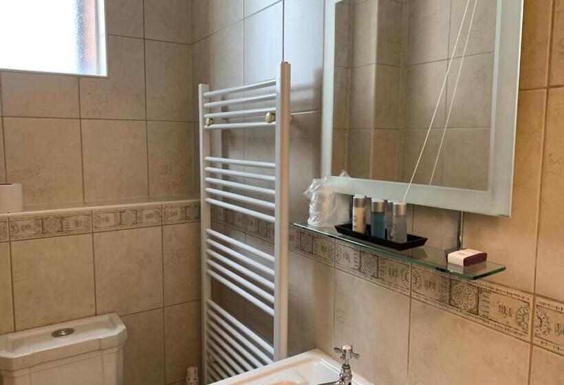 Номер Basic, Peregrine House