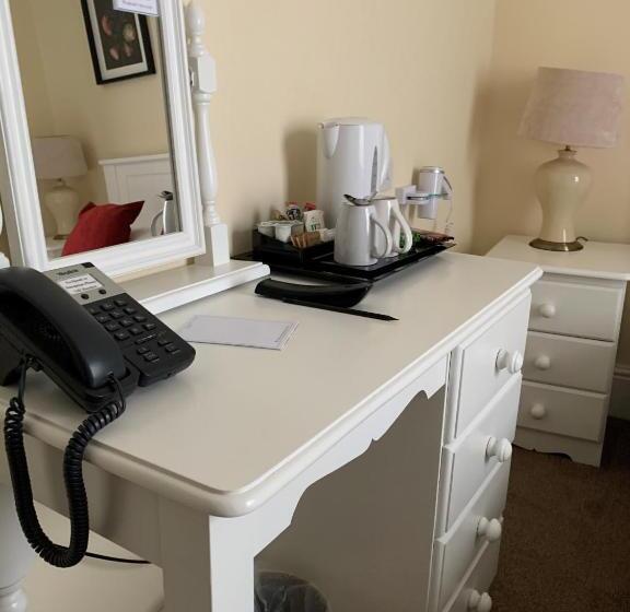 Номер Basic, Peregrine House