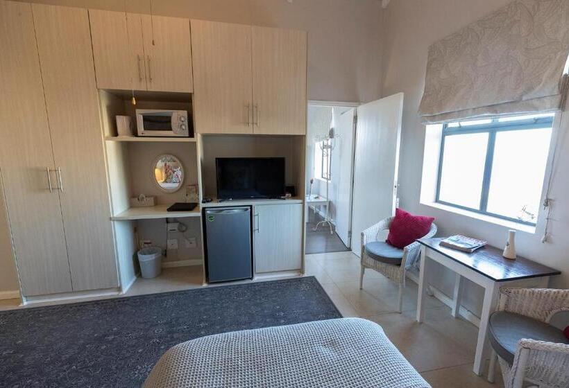 Семейный Номер, Mariner Guesthouse & Villa