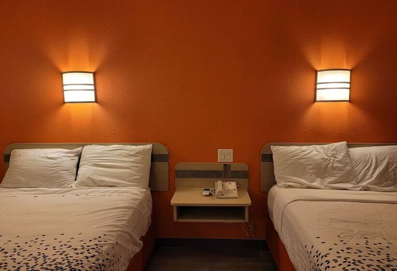 带2个双人床的标准工作室, Motel 6 Minonk, Il