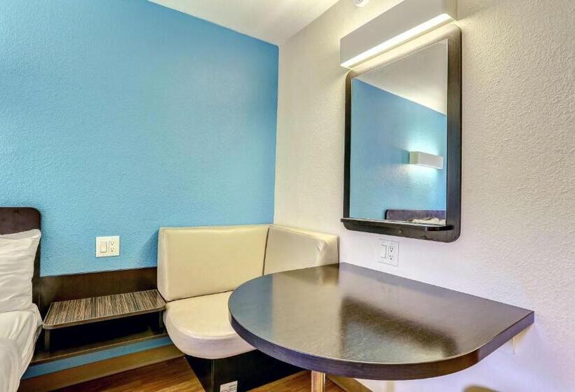 Номер Стандарт, Motel 6 Dickson, Tn