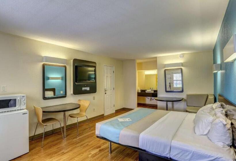 Стандартный Номер Кровать Кинг, Motel 6 Dickson, Tn