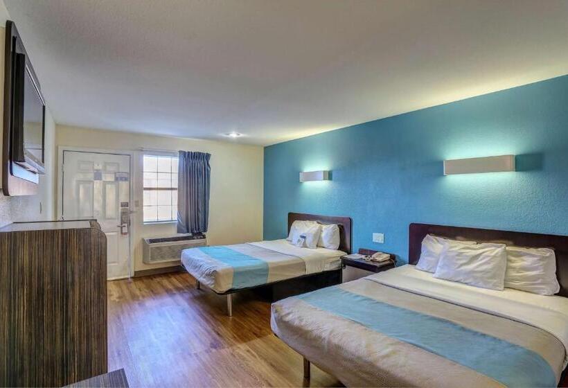 غرفة قياسية لذوى الاحتياجات الخاصة, Motel 6 Dickson, Tn