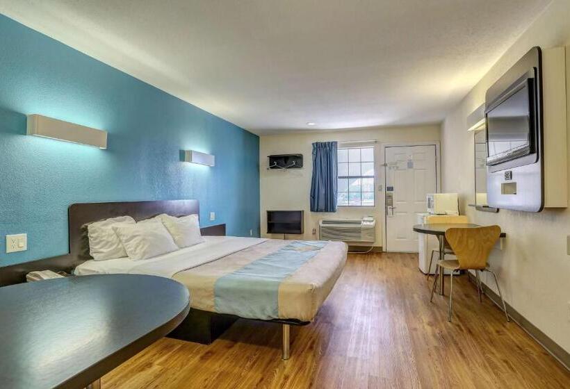 Стандартный Номер Кровать Кинг, Motel 6 Dickson, Tn