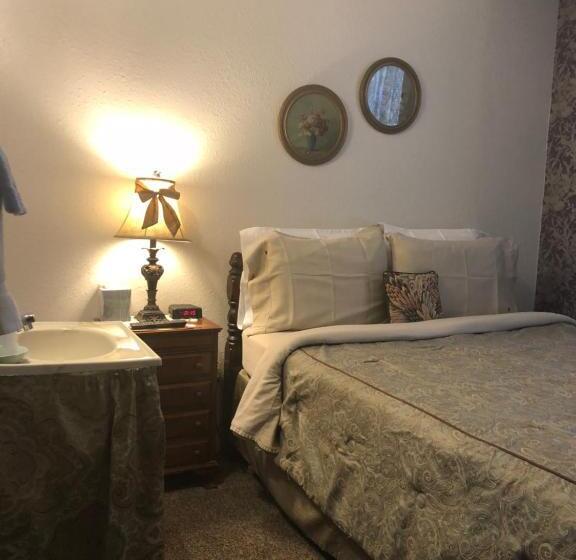 Номер Стандарт, The Courtland Hotel & Spa