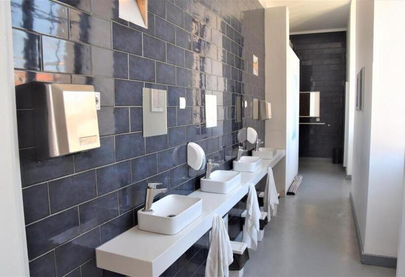 Standard Room Shared Bathroom, Lisbon Destination Hostel