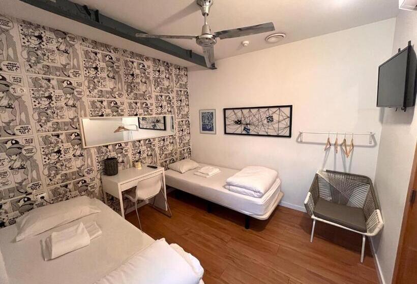 Standard Room Shared Bathroom, Lisbon Destination Hostel