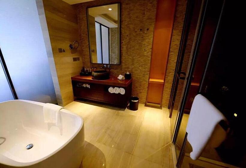 Номер Superior, Hualuxe Yangjiang City Center, An Ihg
