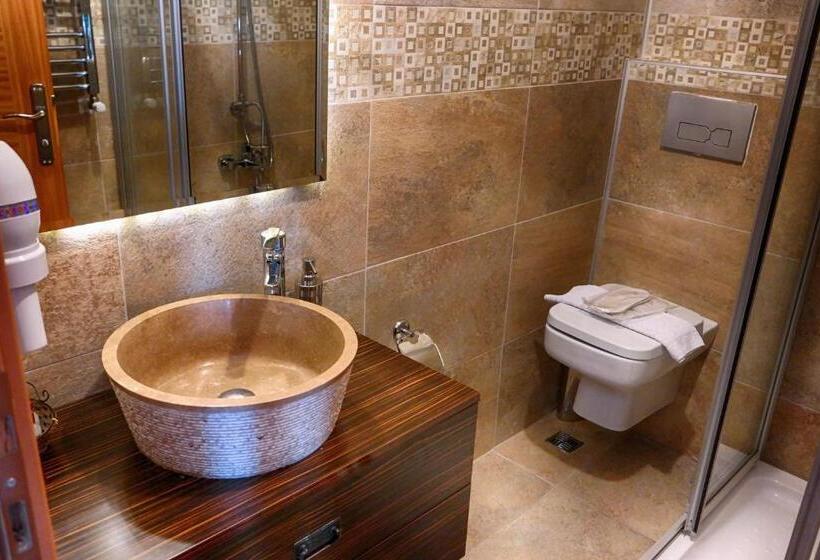 اتاق لوکس سه تخته, Mytra