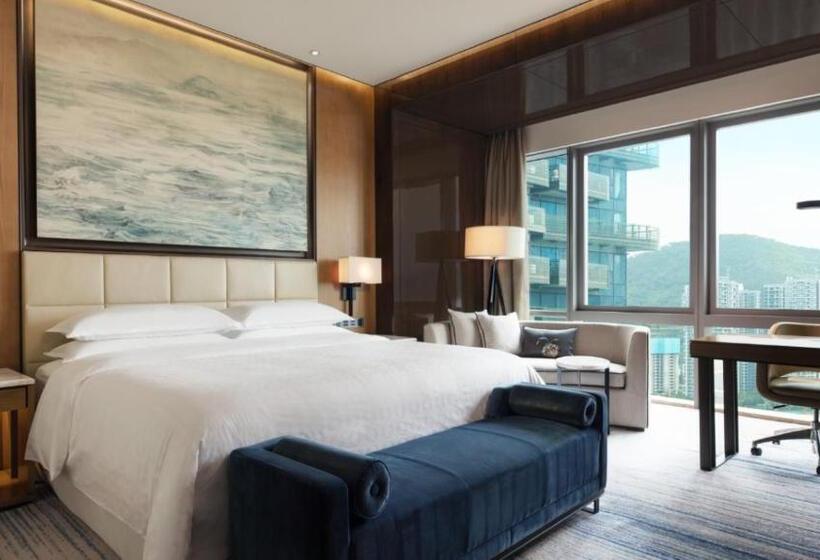 带大床的俱乐部房间, Sheraton Zhuhai