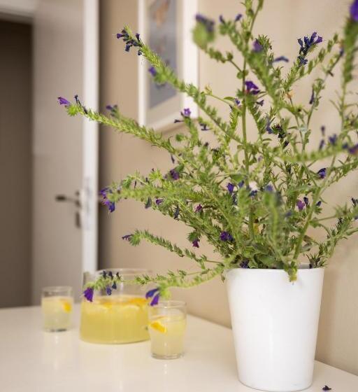 Семейные Апартаменты, Lefka Hotel & Apartments