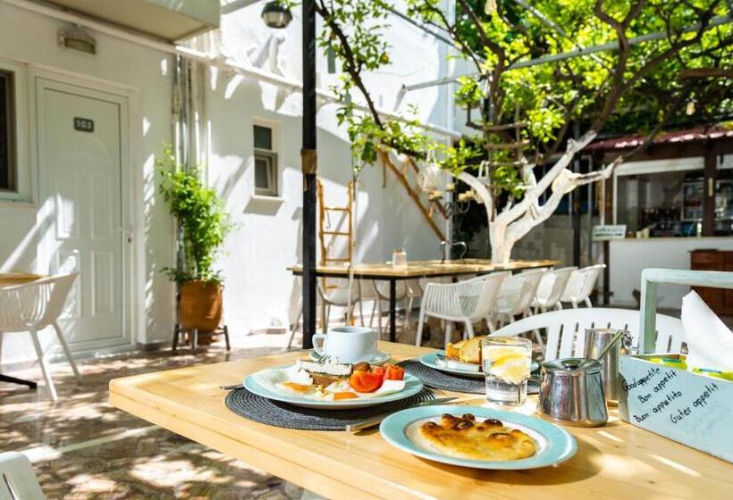 Семейные Апартаменты, Lefka Hotel & Apartments