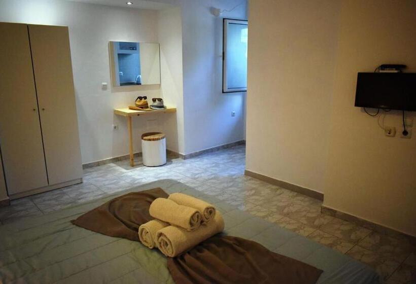 Студио Economy, Lefka Hotel & Apartments
