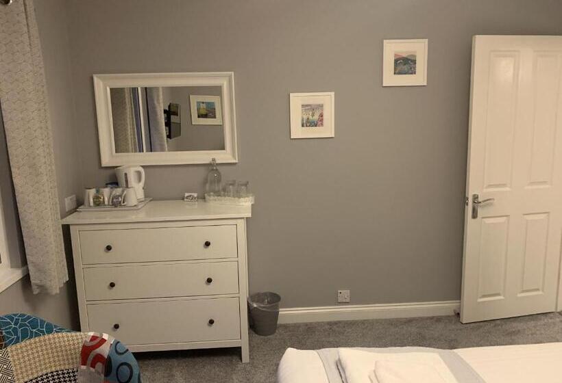 Family Suite, Hensleigh House