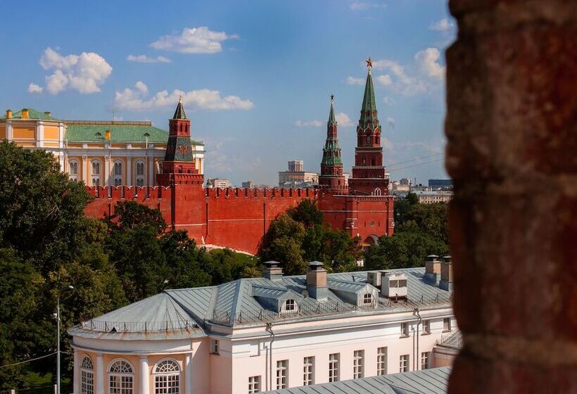 اتاق استاندارد با تخت دوبل و چشم‌انداز, Mirros Hotel Moscow Kremlin