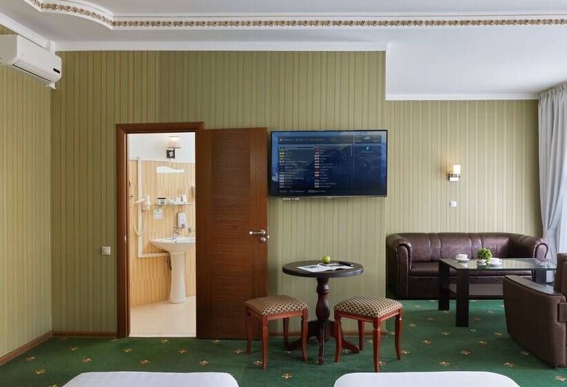 سوییت جونیور, Mirros Hotel Moscow Kremlin