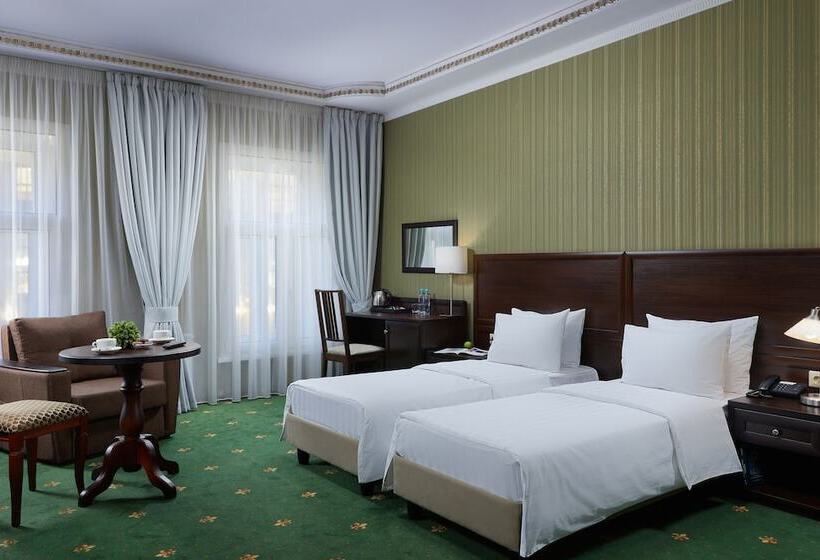 سوییت جونیور, Mirros Hotel Moscow Kremlin