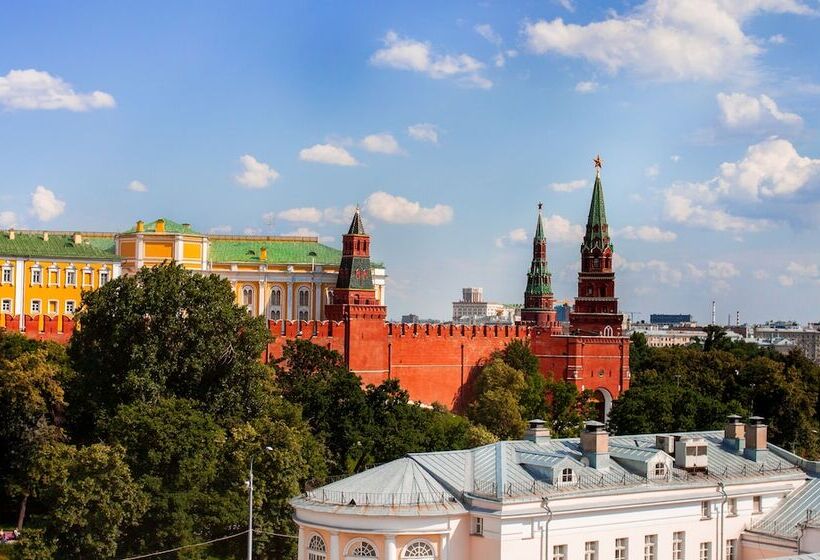 اتاق سوپریور با چشم‌انداز, Mirros Hotel Moscow Kremlin