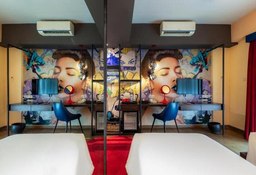 استودیوی استاندارد, Viva Dash Hotel Seminyak