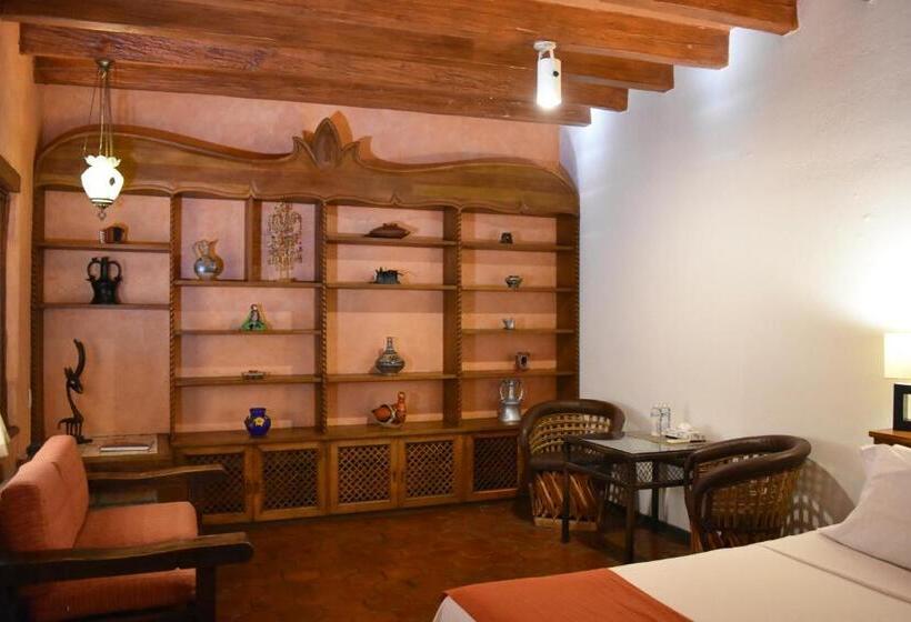 اتاق لوکس, La Joyita Cuernavaca