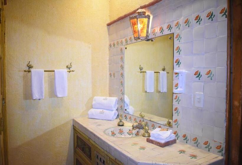 اتاق لوکس, La Joyita Cuernavaca