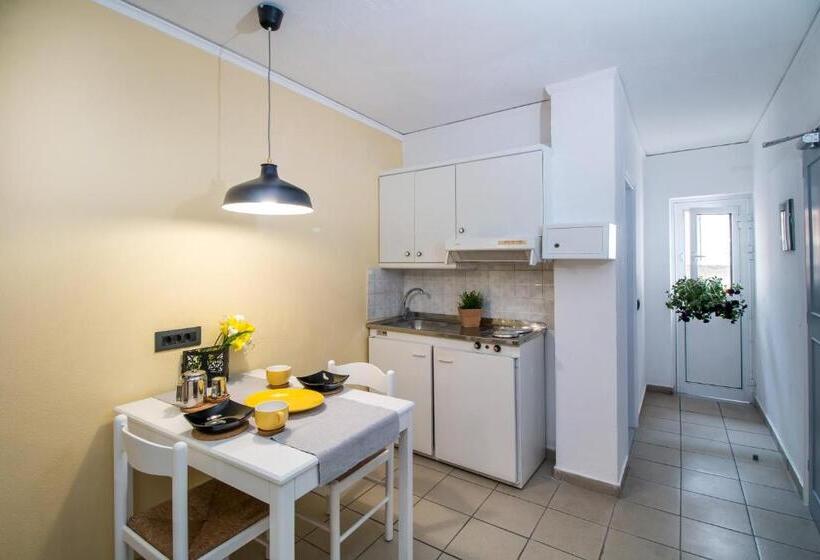 إستوديو قياسى, Kahlua Hotel Apartments