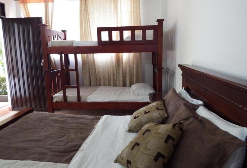 Economy Quadruple Room, Campestre Villa Yudy