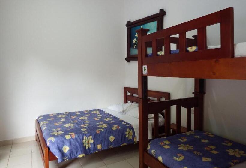 Economy Quadruple Room, Campestre Villa Yudy