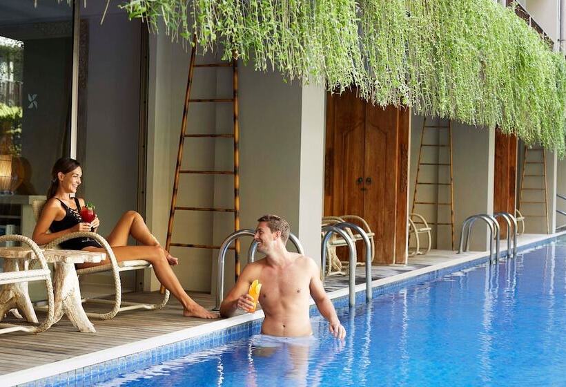 Номер Стандарт Двуспальная Кровать, Four Points By Sheraton Bali, Kuta
