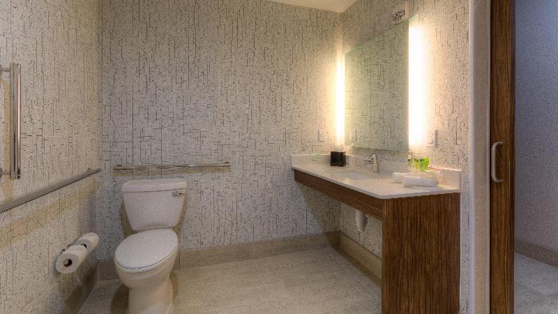 سوئیت برای معلولان, Holiday Inn Express & Suites Tulsa Midtown, An Ihg