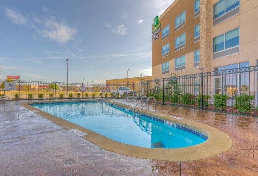 اتاق استاندارد با 2 تخت دوبل, Holiday Inn Express & Suites Tulsa Midtown, An Ihg