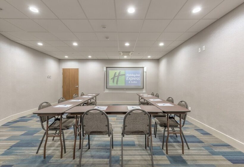اتاق استاندارد, Holiday Inn Express & Suites Tulsa Midtown, An Ihg